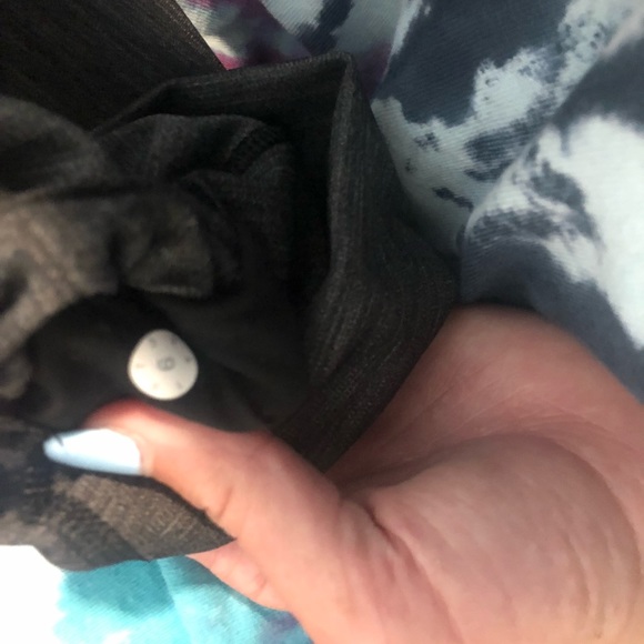 Lululemon Cropped Leggings - Picture 5 of 5